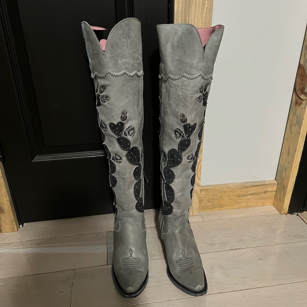 Gray and Black thigh high lane boots